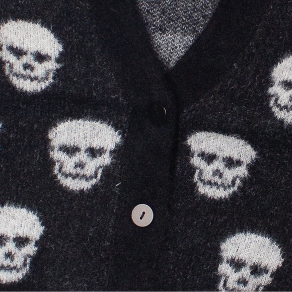 HP 💖 Super Soft Cropped Skull Cardigan - Picture 7 of 12
